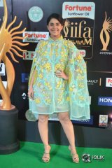 Isha Talwar At IIFA Utsavam Awards 2017